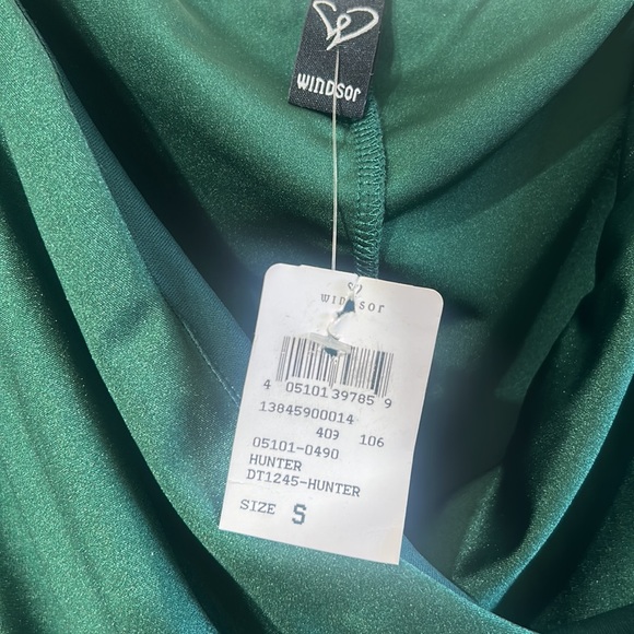 NWT WINDSOR OFF SHOULDERS MINI FRONT WRAP RUSHED LONG SLEEVES STRETCHY IN SIZE S - Picture 9 of 9